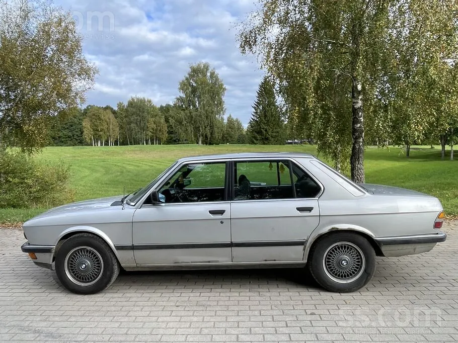 BMW 524 1985 photo 3