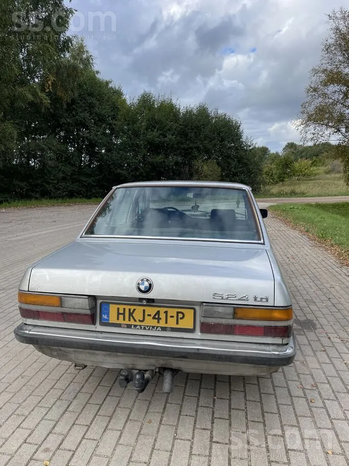 BMW 524 1985 photo 2