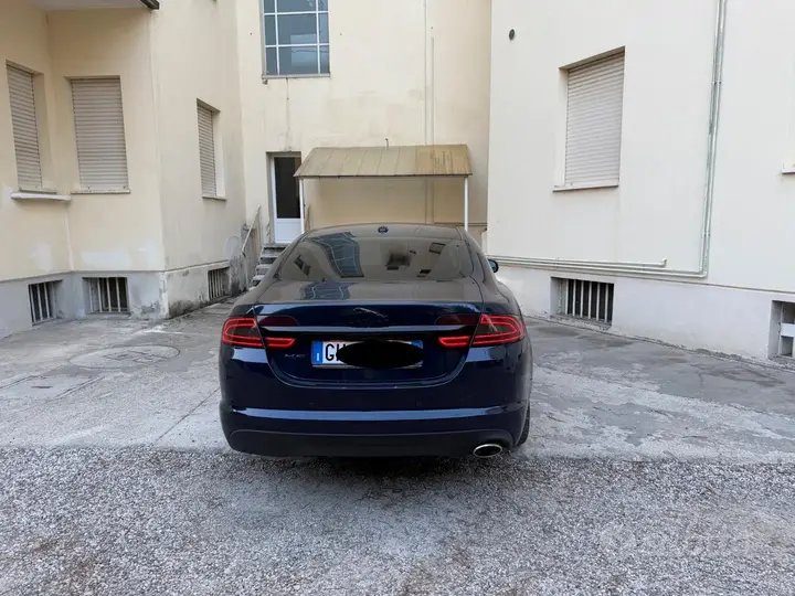 Jaguar Xf 2012 photo 3
