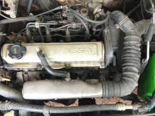 Nissan Sunny 1990 photo 4