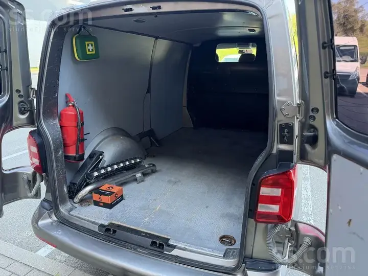 Volkswagen Transporter 2017 photo 5