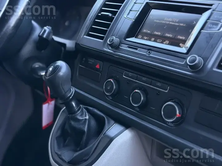Volkswagen Transporter 2017 photo 4