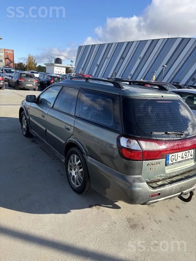 Subaru Legacy Outback 2003 photo 2