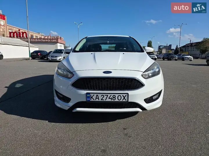 Ford Focus 2015 photo 2