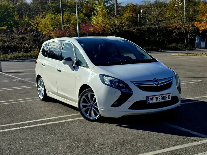 Opel Zafira Tourer 2013 photo 2