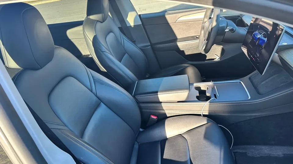 Tesla Model Y 2023 photo 4