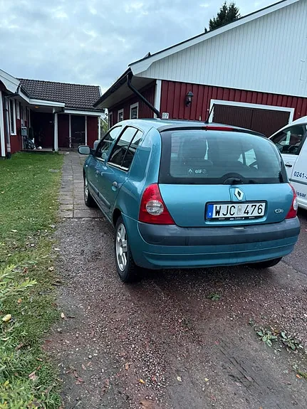 Renault Clio 2005 photo 2
