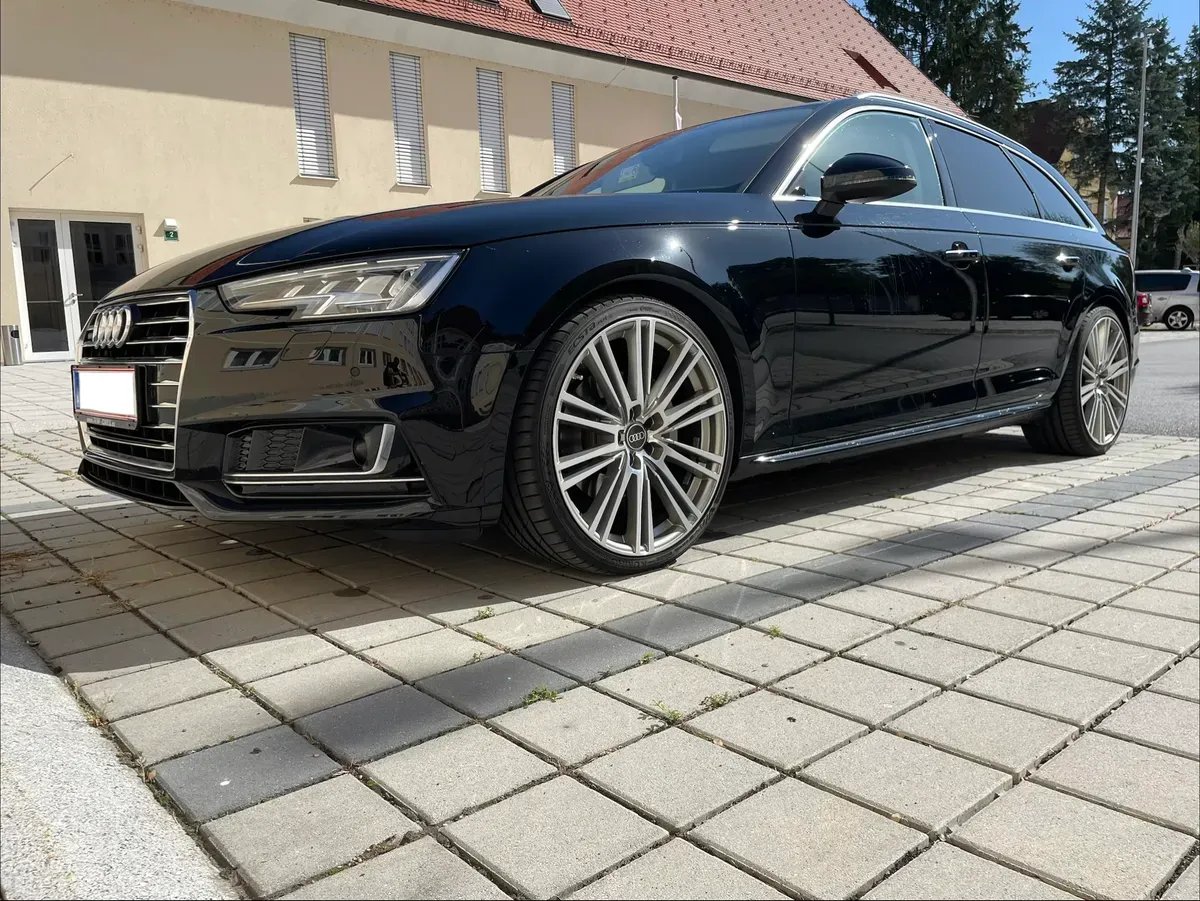 Audi A4 2019 photo 2