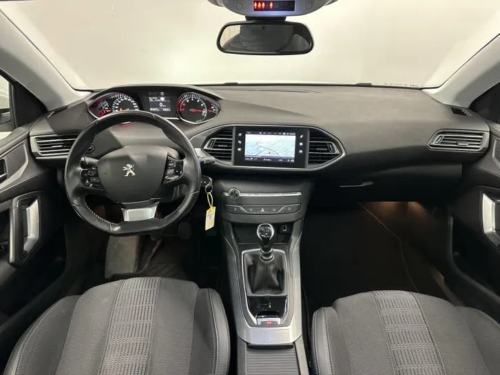 Peugeot 308 2020 photo 2