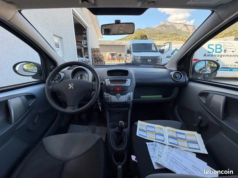 Peugeot 107 2008 photo 5