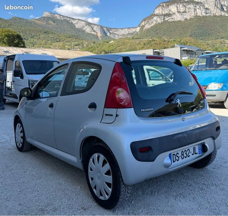 Peugeot 107 2008 photo 3