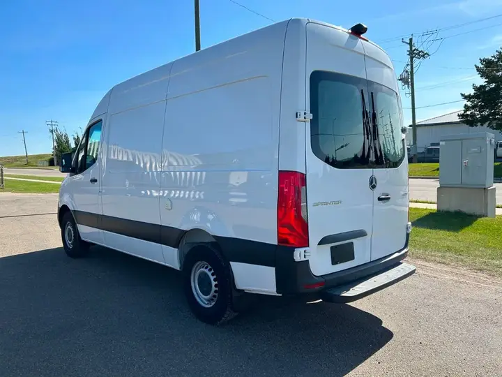 Mercedes-Benz Sprinter Van 2019 photo 3