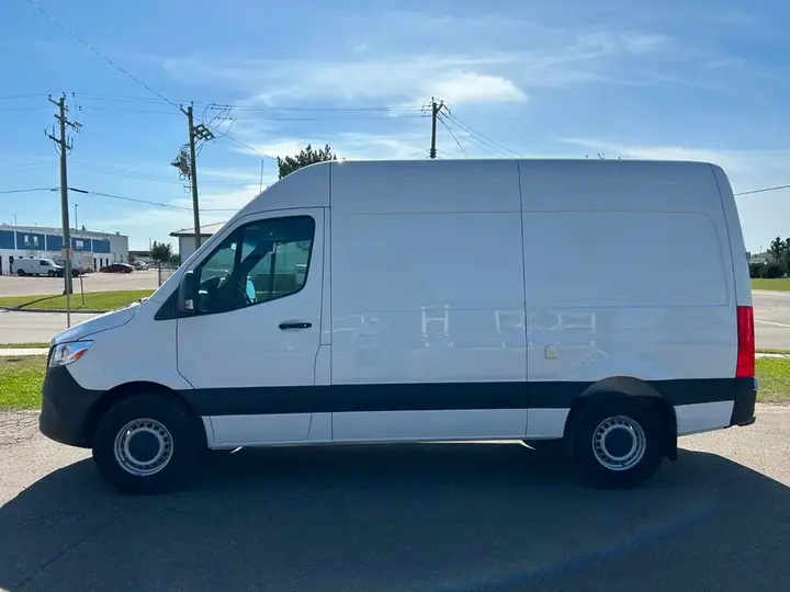 Mercedes-Benz Sprinter Van 2019 photo 2