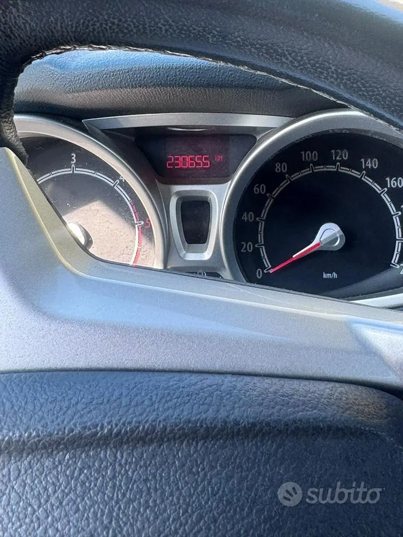 Ford Fiesta 2011 photo 5