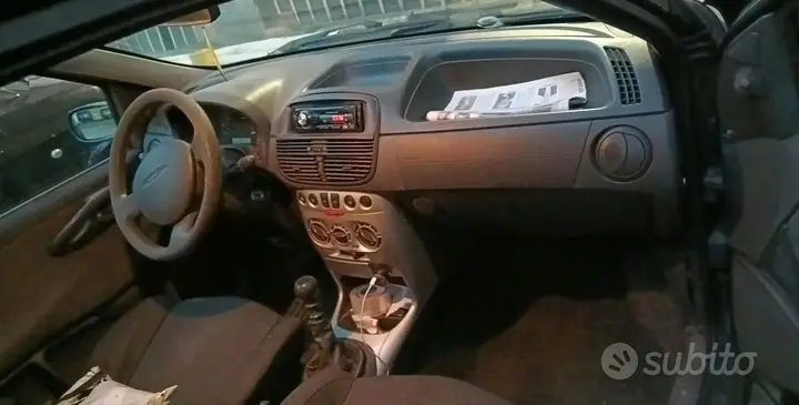Fiat Punto 2001 photo 4