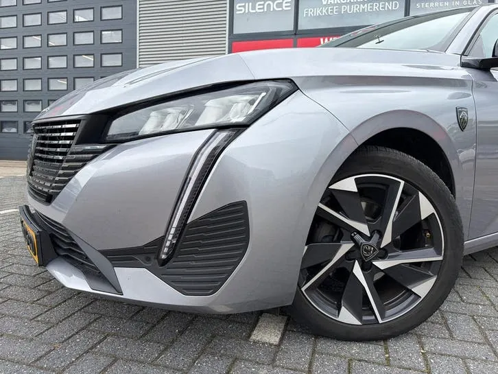 Peugeot 308 2022 photo 2