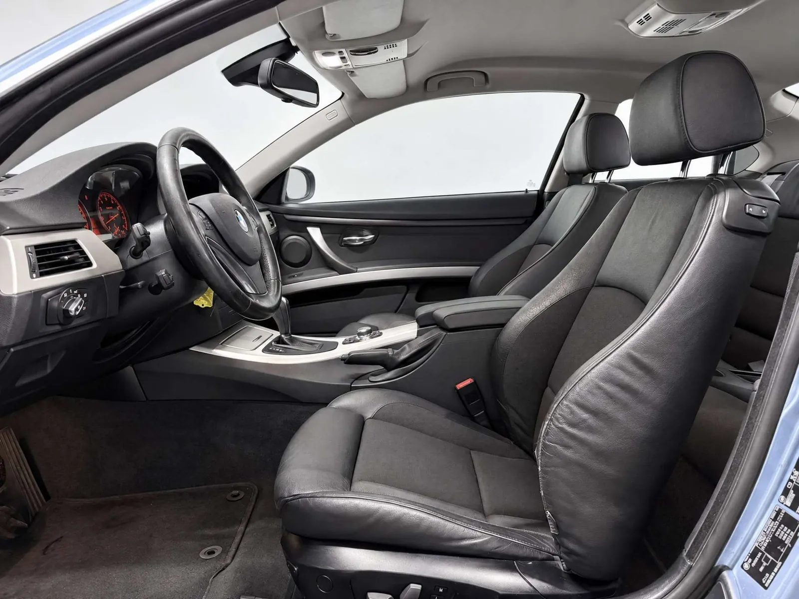 BMW 325I 2010 photo 5