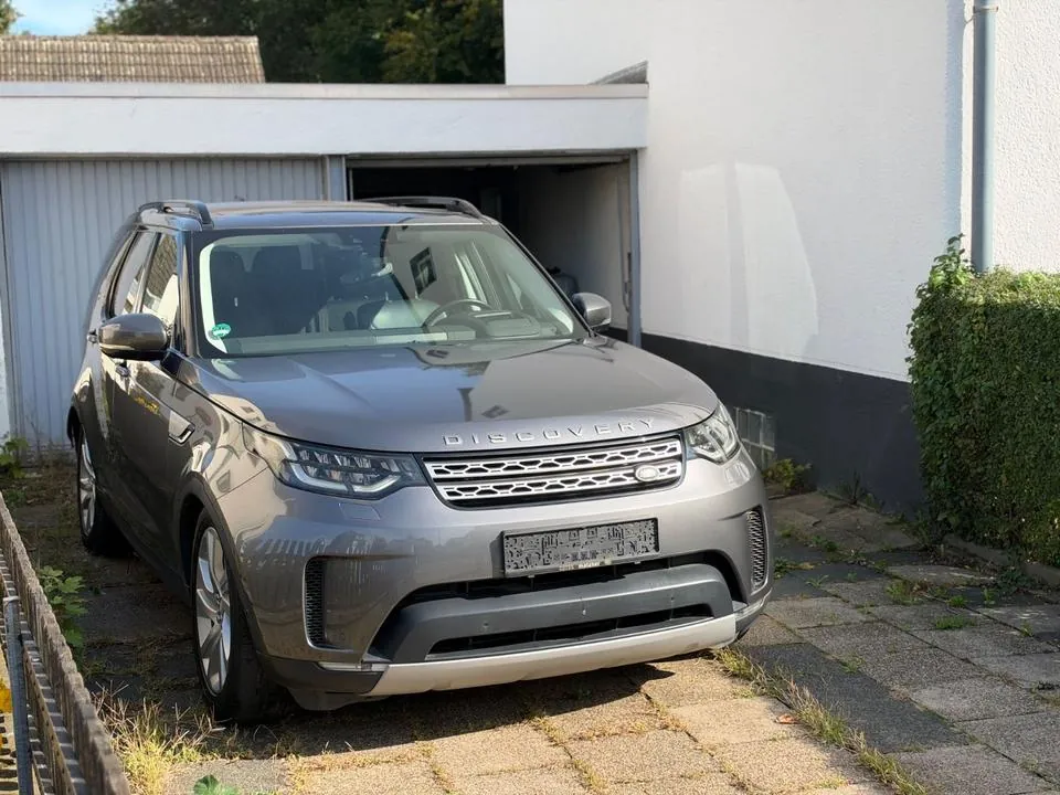 Land Rover Discovery 5