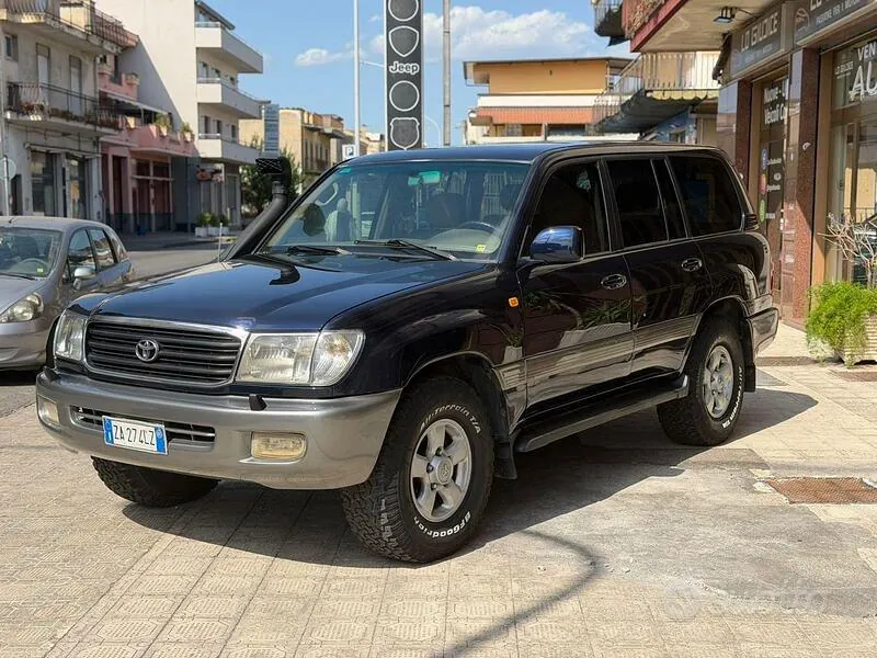 Toyota Land Cruiser 100 2001 photo 4