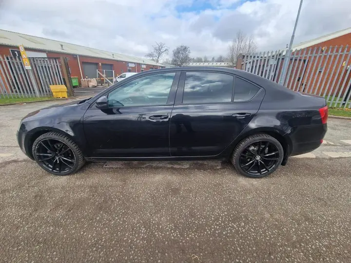 Skoda Octavia 2014 photo 5