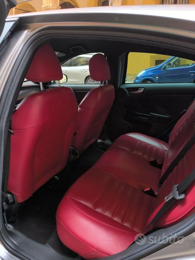 Alfa Romeo Giulietta 2012 photo 5