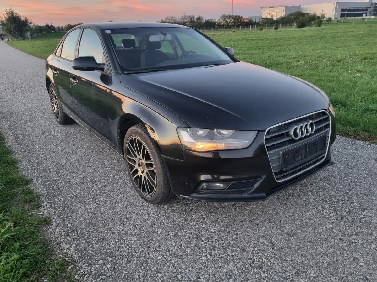 Audi A4 2012 photo 3