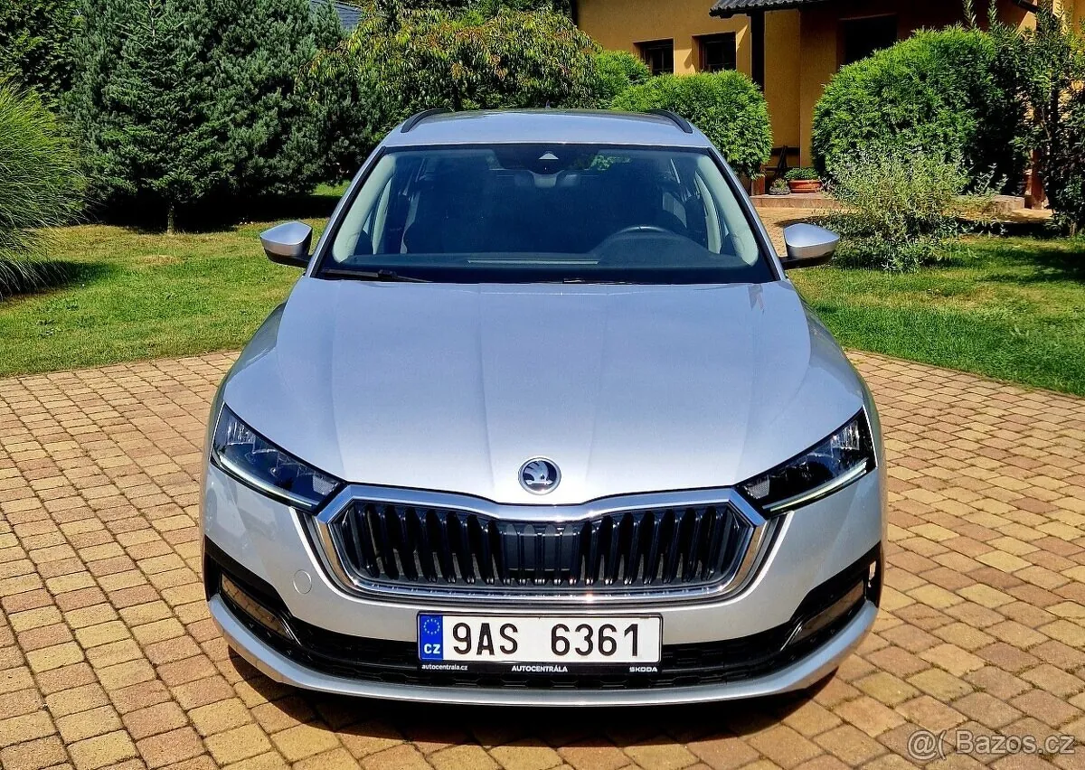 Skoda Octavia Combi 2023 photo 3