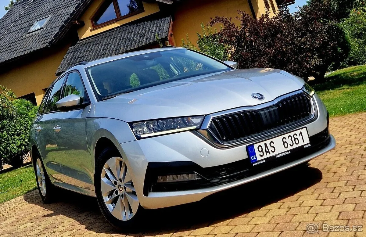Skoda Octavia Combi 2023 photo 5