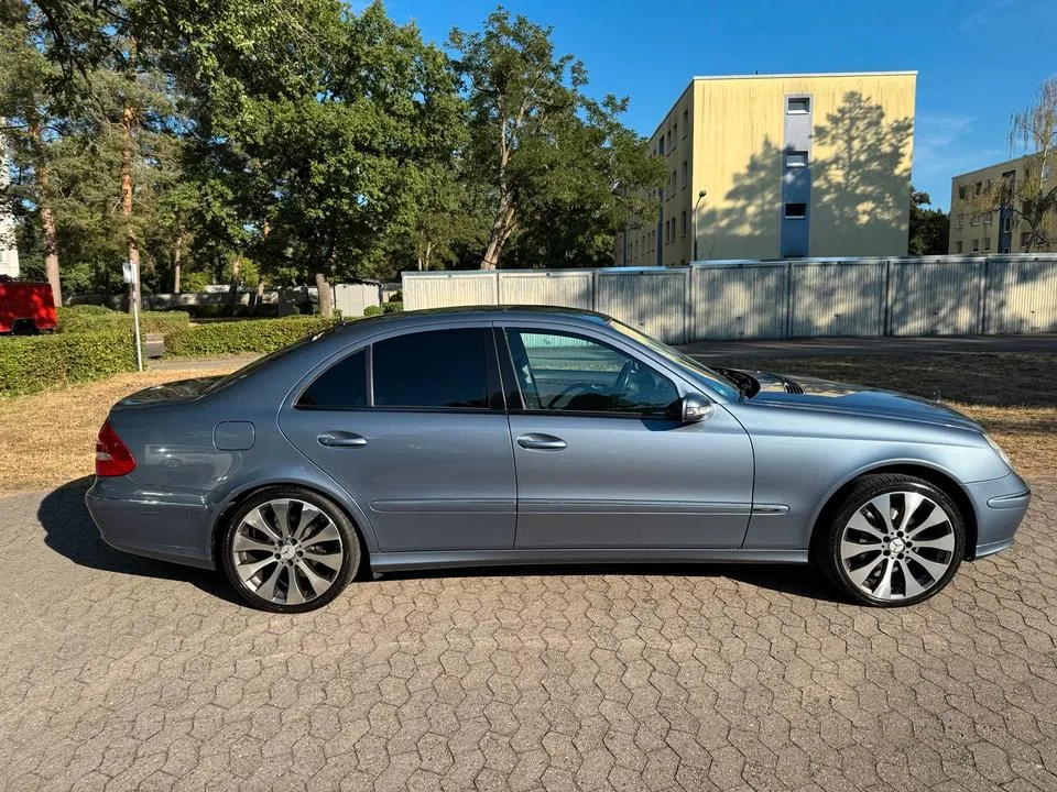 Mercedes-Benz E320