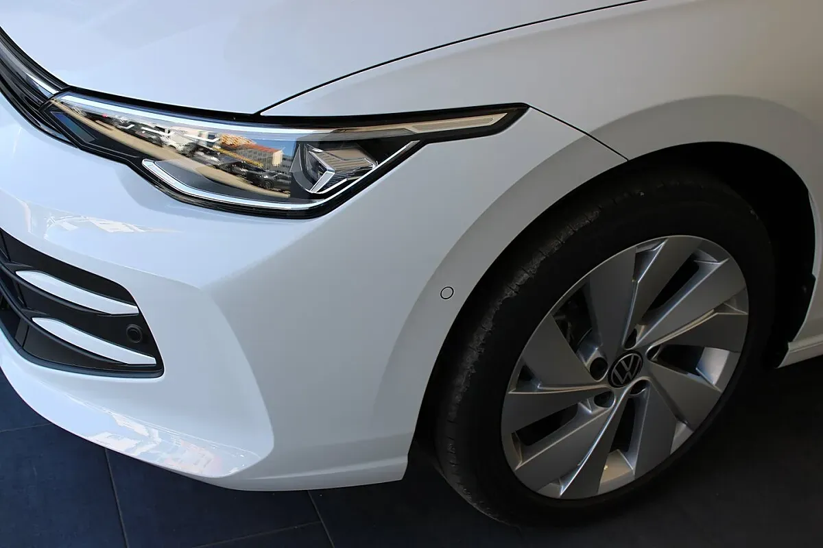 Volkswagen Golf 2026 photo 2