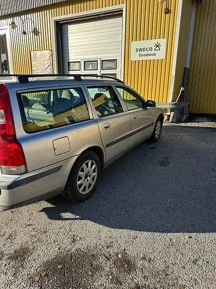 Volvo V70 2003 photo 2