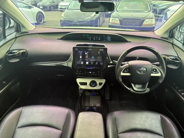 Toyota Prius 2016 photo 2