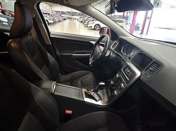 Volvo V60 2018 photo 4