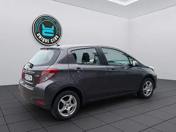 Toyota Yaris 2011 photo 3
