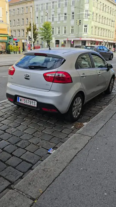 Kia Rio 2012 photo 2