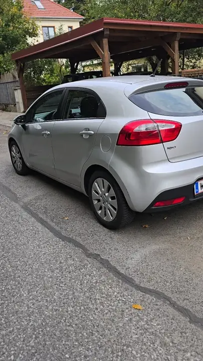 Kia Rio 2012 photo 3