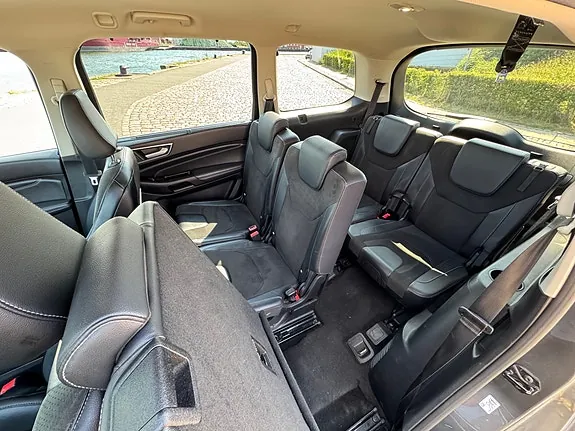 Ford Galaxy 2017 photo 2
