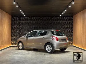 Peugeot 208 2014 photo 2