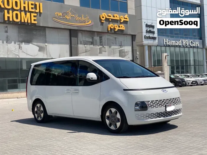 Hyundai Staria 2023 photo 2