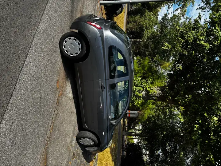 Nissan Micra 2004 photo 2