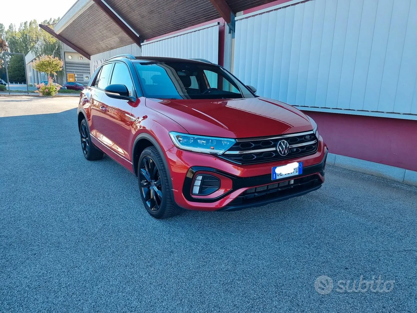 Volkswagen T-Roc 2023 photo 2
