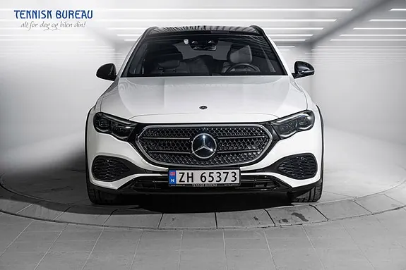 Mercedes-Benz E300 De 2025 photo 4