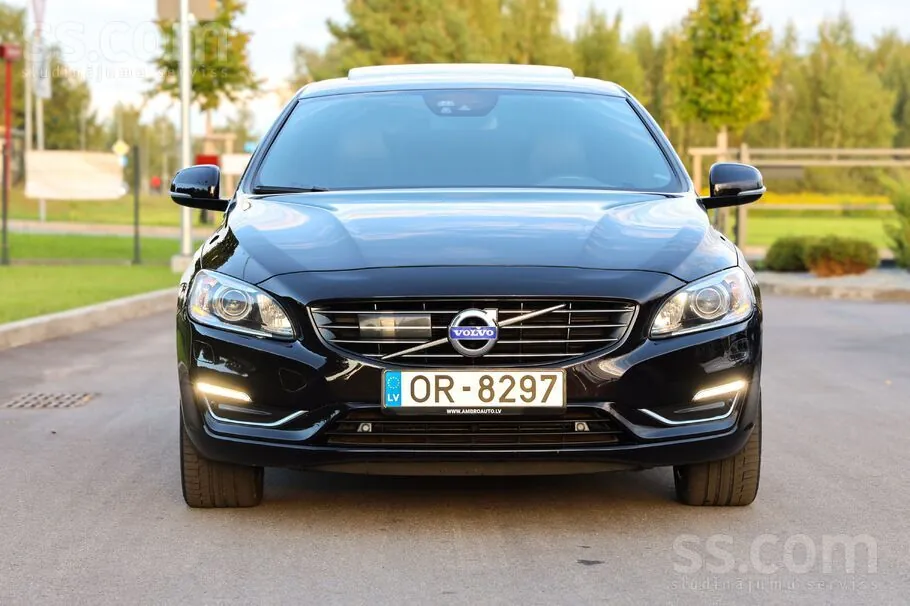 Volvo V60 2013 photo 2