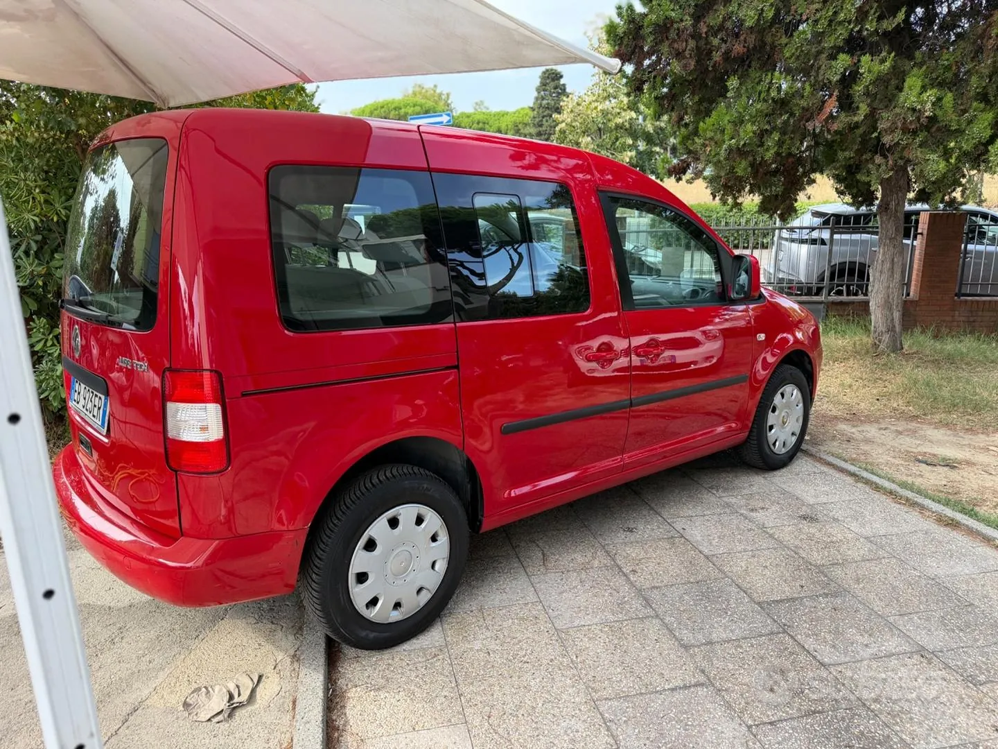 Volkswagen Caddy 2010 photo 3