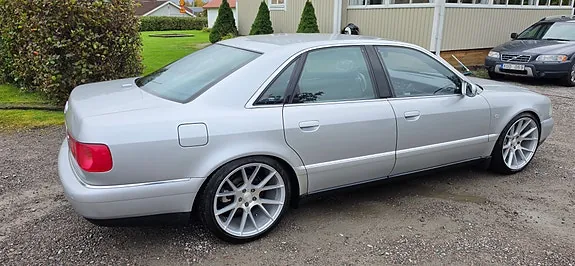 Audi S8 2001 photo 3
