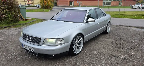 Audi S8 2001 photo 2