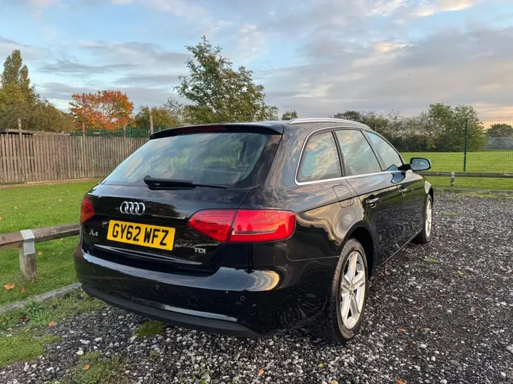 Audi A4 Avant 2012 photo 4
