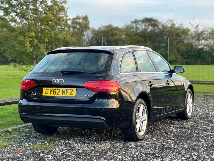 Audi A4 Avant 2012 photo 2