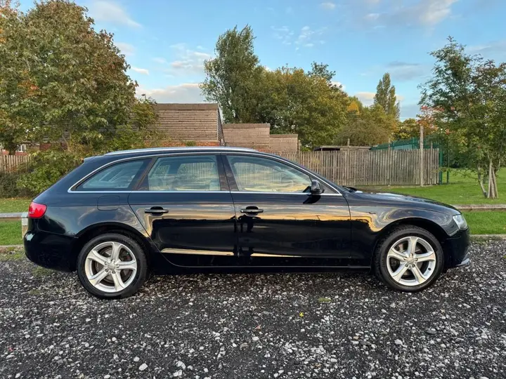 Audi A4 Avant 2012 photo 5