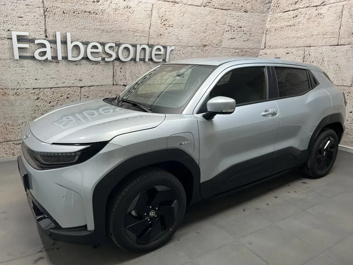 Toyota Urban Cruiser photo 2